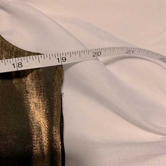 Gold Sleeveless Blouse - Picture 4 of 5